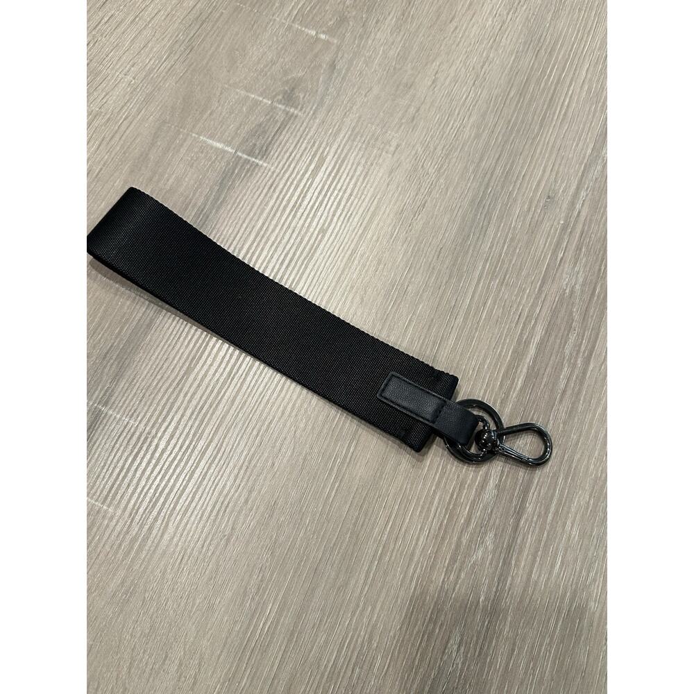 Lululemon ~ Never Lost ~ Keychain ~ One Size BLACK - Picture 5 of 6